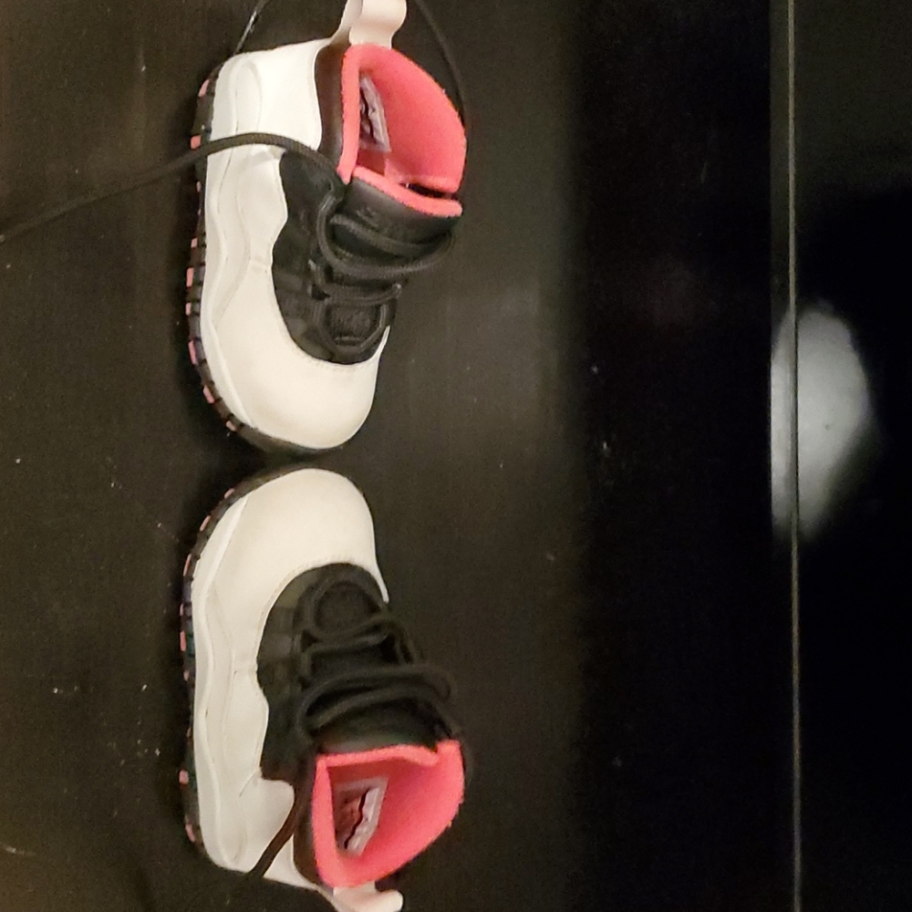 Jordan 10 - Picture 2 of 4